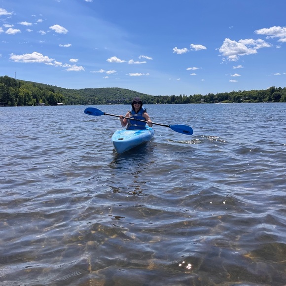 Meet your Posher, Alessandra - Picture 1 of 1